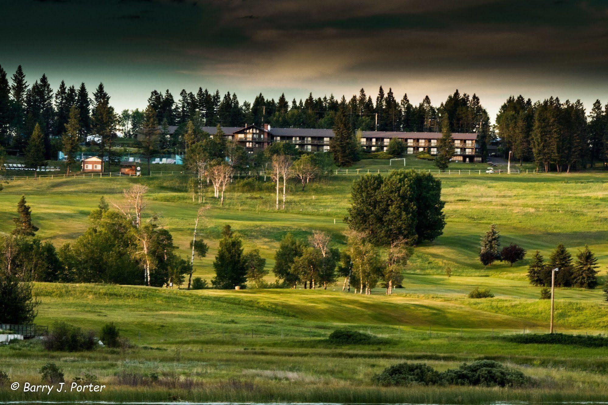The 108 Golf Resort 108 Mile Ranch Esterno foto